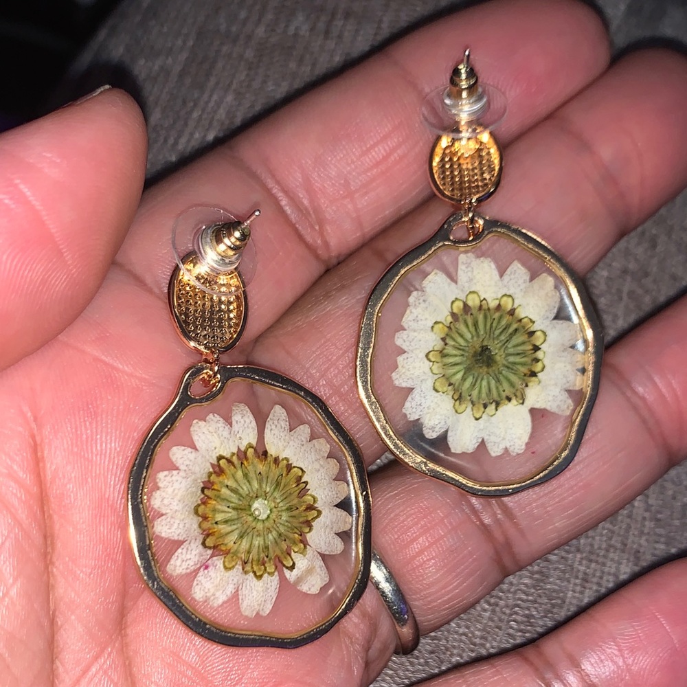 Gold Daisy Drop Earrings - Picture 2 of 3